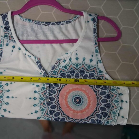 ETCYY NEW womens Classic Embellished Tank Top Blouse SIZE MEDIUM White Multi - Picture 7 of 8